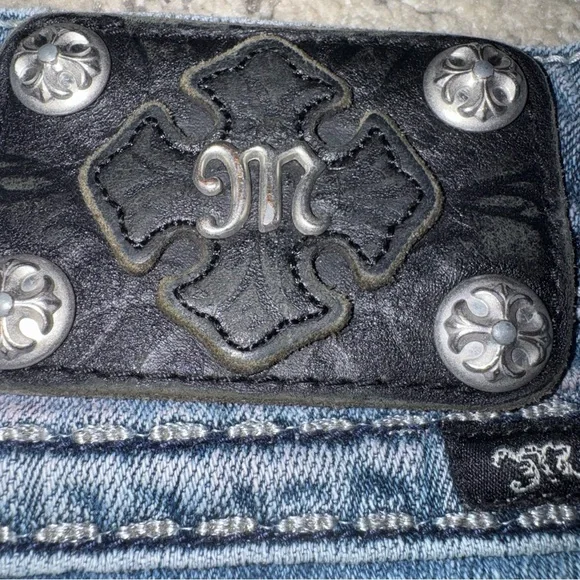 Miss Me Easy Boot Jeans Womens 30 Distressed Flawed Inner Thigh Wear Stretch - Picture 7 of 10